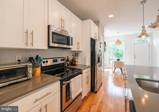 2029 E Huntingdon St in Philadelphia, PA - Building Photo - Building Photo