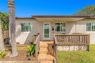 7557 Farragut St in Hollywood, FL - Building Photo - Building Photo