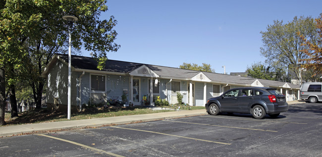 Arbor Hill Apartments in Maryland Heights, MO - Building Photo - Building Photo