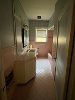 358 N Jefferson St in La Grange, TX - Building Photo