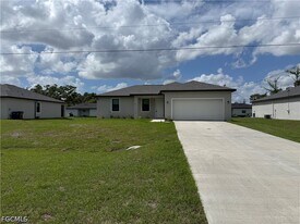 611 Greenbriar Blvd in Lehigh Acres, FL - Building Photo