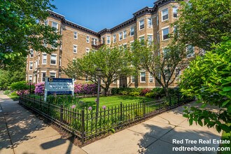105 Queensberry St in Boston, MA - Foto de edificio - Building Photo