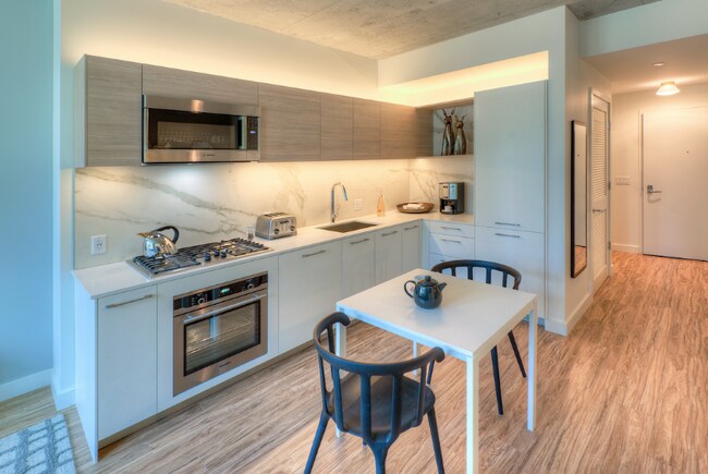 187 N Desplaines St in Chicago, IL - Building Photo - Building Photo