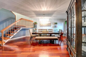 572 Sanderling Ct in Secaucus, NJ - Building Photo - Building Photo