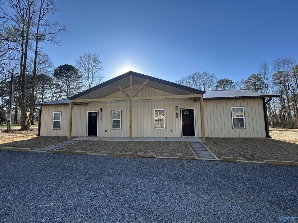 174 Mat Morrow Rd in Arab, AL - Building Photo