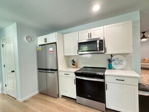 104 Moonlight Ct in Macon, NC - Foto de edificio - Building Photo