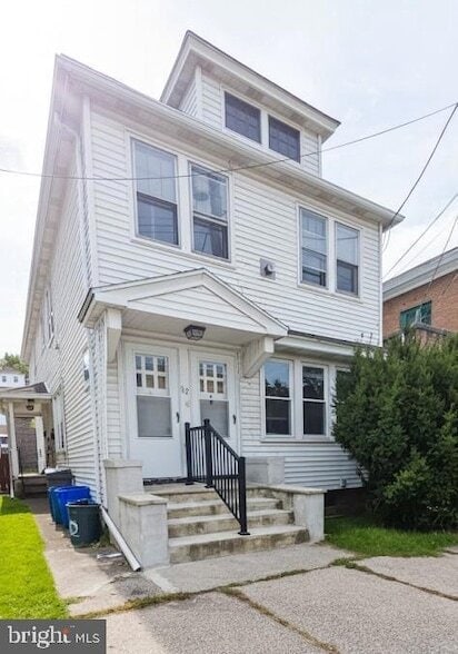 property at 117 E Green St