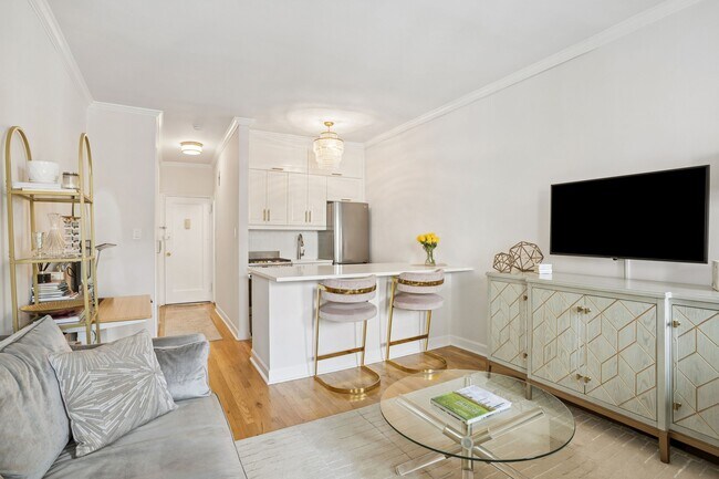 330 E 83rd St in New York, NY - Building Photo - Building Photo