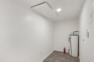 Beach Bluff ~ Boutique Cottage Style Living in a Laid Back Coastal Community in Jacksonville, FL - Foto de edificio - Building Photo