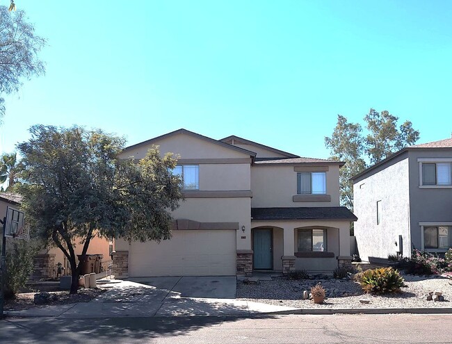 1867 E Desert Rose Trail