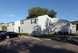 Cypress Landing in Orlando, FL - Building Photo