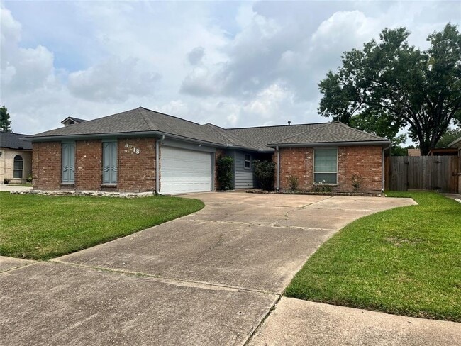 6218 Woodland Forest Dr in Houston, TX - Foto de edificio - Building Photo