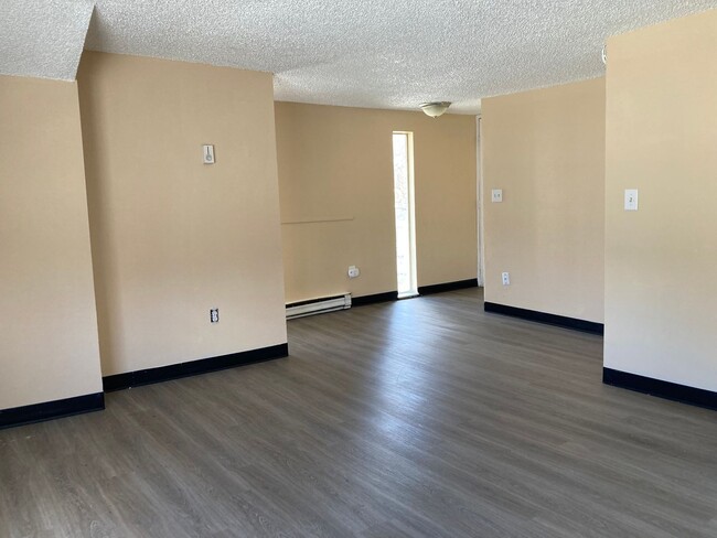 2101 W Mallon Ave in Spokane, WA - Building Photo - Building Photo