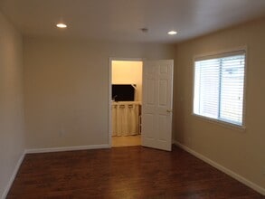 8921 Bishop Ave in Westminster, CA - Foto de edificio - Building Photo