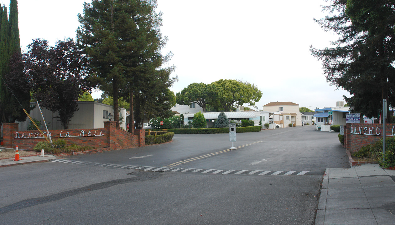 Rancho La Mesa in Sunnyvale, CA - Building Photo