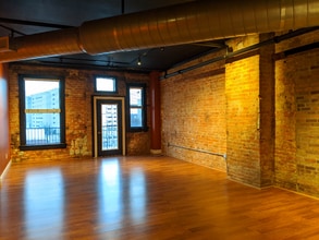 310 E Michigan Ave in Kalamazoo, MI - Building Photo - Building Photo