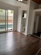 14947 Daffodil Ave-Unit -B in Santa Clarita, CA - Building Photo - Building Photo