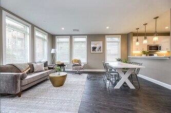 4945 Washington St in Boston, MA - Building Photo - Building Photo