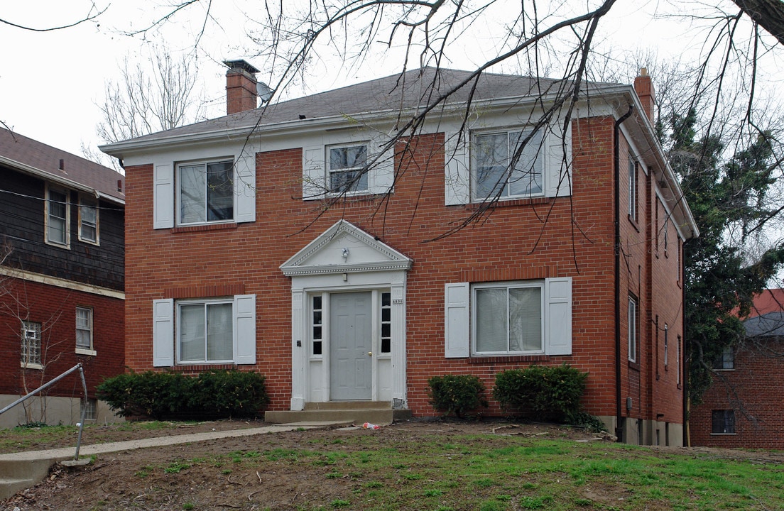 4806 Yarmouth Pl in Cincinnati, OH - Foto de edificio