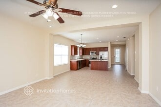 5006 Charles Partin Dr in Parrish, FL - Foto de edificio - Building Photo