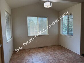 63445 Ledgestone Ct in Bend, OR - Building Photo - Building Photo