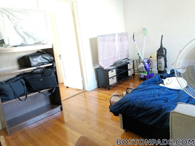 1171 Boylston St