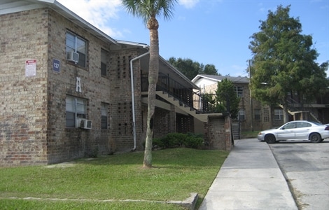 Springhill Apartments in Madison, FL - Building Photo - Building Photo