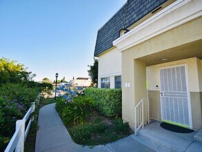 6501 Vanalden Ave in Reseda, CA - Building Photo - Building Photo