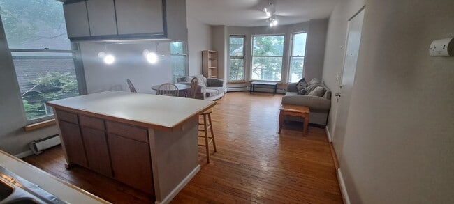 119 Stewart Ave, Unit 2 in Ithaca, NY - Foto de edificio - Building Photo