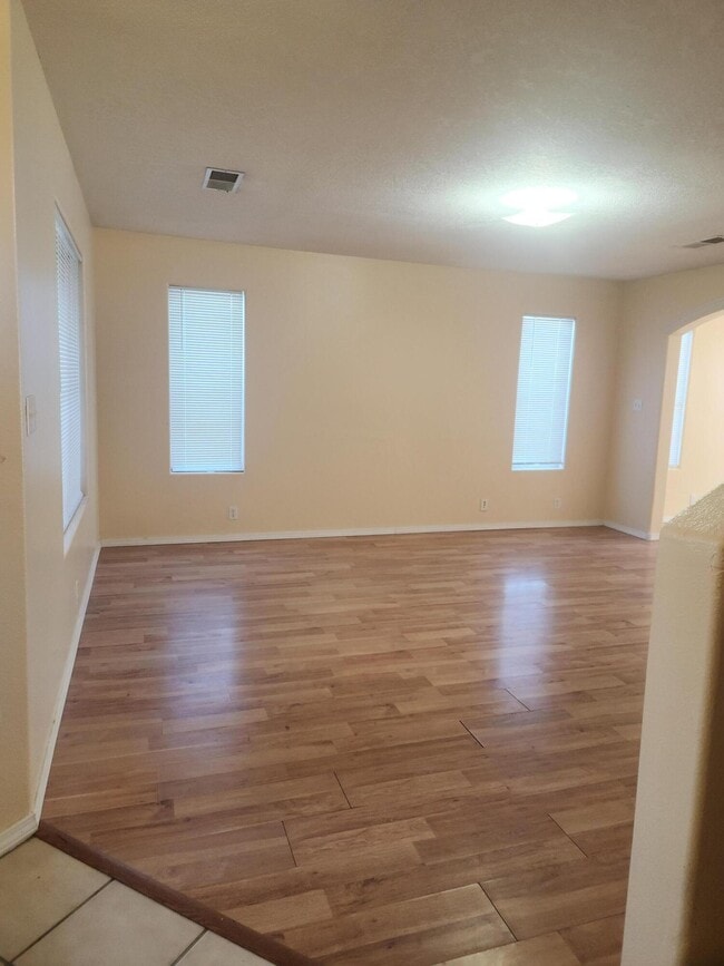 600 Lone Pine Dr SW in Albuquerque, NM - Building Photo - Building Photo