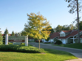 Lakeview Terrace Townhomes in Walker, MN - Building Photo