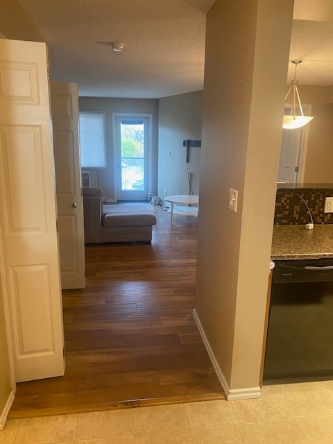 215-215 Greenway Crescent W in Winnipeg, MB - Building Photo - Building Photo