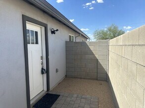 2535 E Broadway Rd in Phoenix, AZ - Building Photo - Building Photo