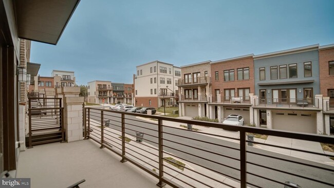 43067 Pony Truck Terrace in Ashburn, VA - Foto de edificio - Building Photo