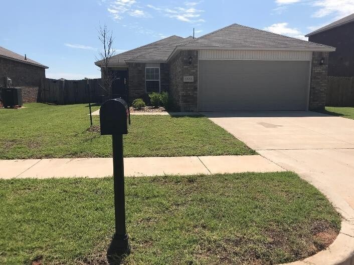13232 Bridgewater Dr in Piedmont, OK - Building Photo