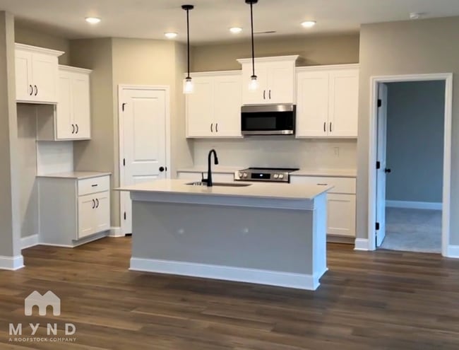 235 Irish Hl Dr in Meridianville, AL - Foto de edificio - Building Photo