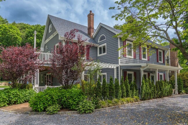 245 Main St in Cold Spring Harbor, NY - Building Photo - Building Photo