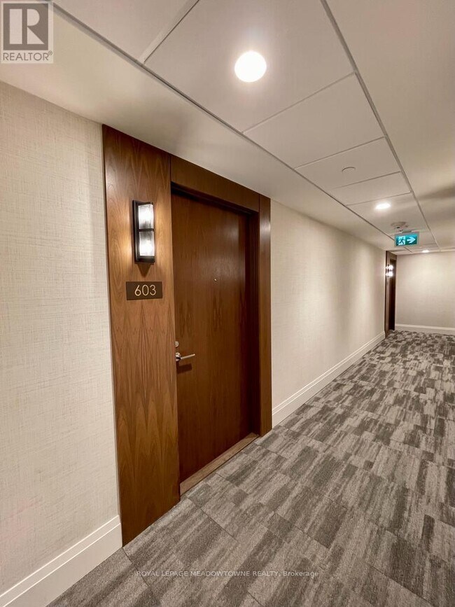 1050 Main St E in Milton, ON - Building Photo - Building Photo