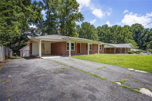 2416 Lakewood Dr NW in Kennesaw, GA - Building Photo - Building Photo