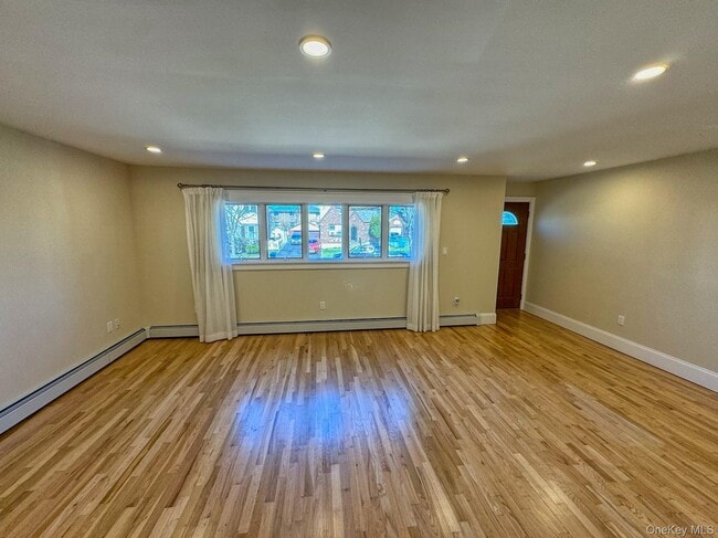 203-30 28th Ave in Queens, NY - Building Photo - Building Photo