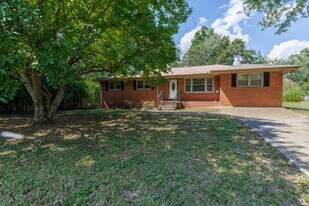 402 Stella Dr in Madison, AL - Building Photo