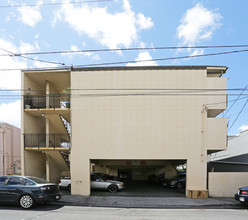 1731 Democrat St in Honolulu, HI - Building Photo - Building Photo