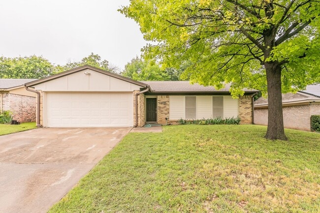 700 Panay Way Dr in Fort Worth, TX - Building Photo - Building Photo