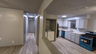 402 Hickory St in Noel, MO - Building Photo - Building Photo
