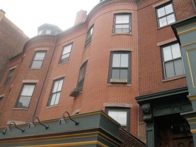 1746 Washington St, Unit 3 BED 1 Bath VERY CLEAN in Boston, MA - Building Photo - Building Photo