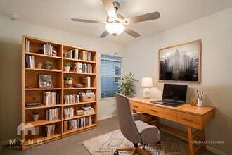 2729 Ctr Crk Ln in Fort Worth, TX - Foto de edificio - Building Photo