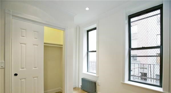 307 Mott St in New York, NY - Building Photo - Building Photo