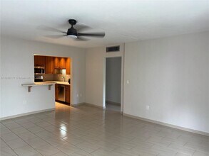 301 Sunrise Dr in Key Biscayne, FL - Building Photo - Building Photo