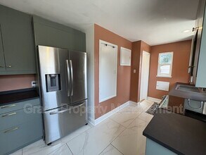 2240 S Clermont St in Denver, CO - Building Photo - Building Photo