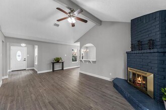 13607 Salisbury Dr in Sugar Land, TX - Building Photo - Building Photo
